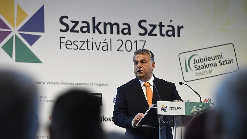 Orbán ezzel nyugtatta a fiatalokat
