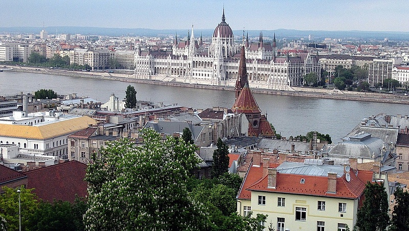 Esett Budapest a történelmi csúcs után