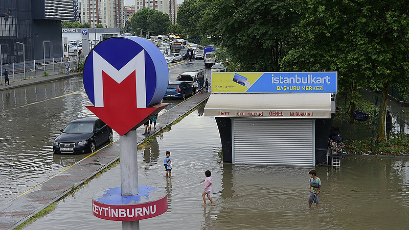 Brutális vihar csapott le Isztambulra