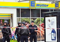 Ámokfutó késelt Hamburgban - egy halott, hat súlyos sérült (frissítve)