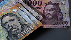 Bankjegycsere: történelmi lépés előtt a forint