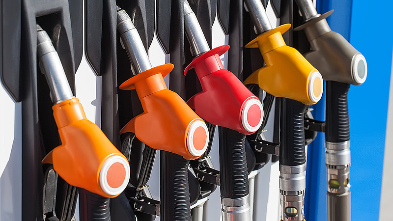 Autósok, figyelem: tovább csökken az üzemanyag ára