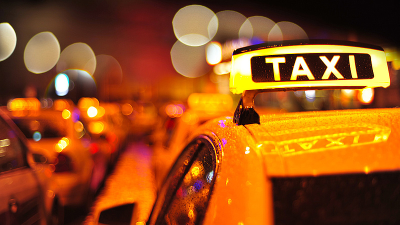 Nagy változás jön a pesti taxisoknál