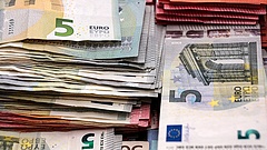 Az eurót 313 forinton jegyzik