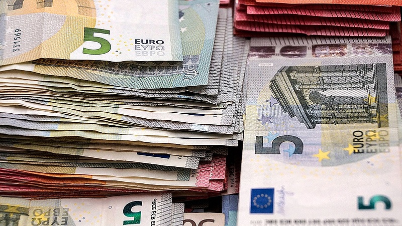 Az eurót 313 forinton jegyzik