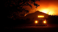Nincs áram, menekülnek a tűzvész elől Észak-Kaliforniában