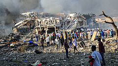 Merénylet volt Szomália fővárosában - 189 halálos áldozat