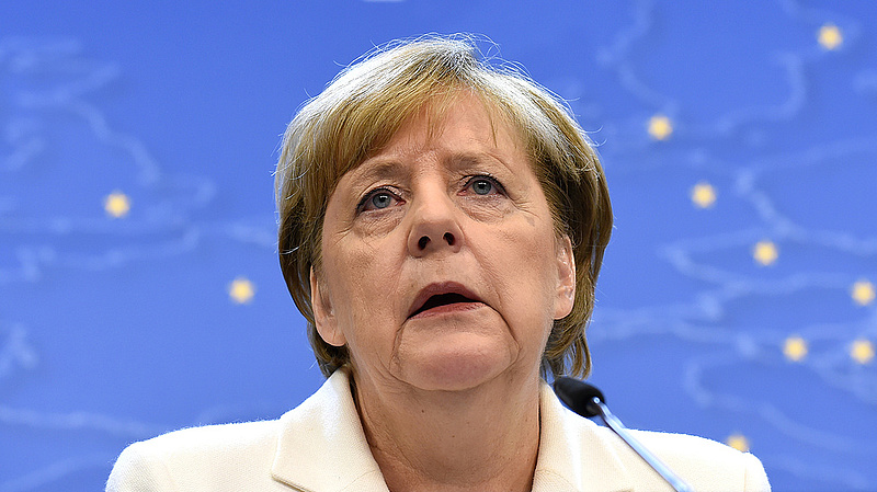 Merkel elárulta, hogy lemond-e