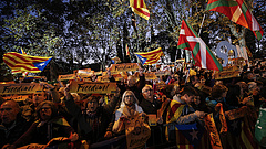Tízezrek tüntettek Katalóniában