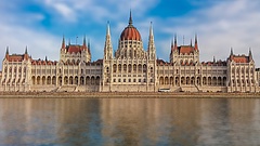 "Magyarország új mélységekbe süllyedt"