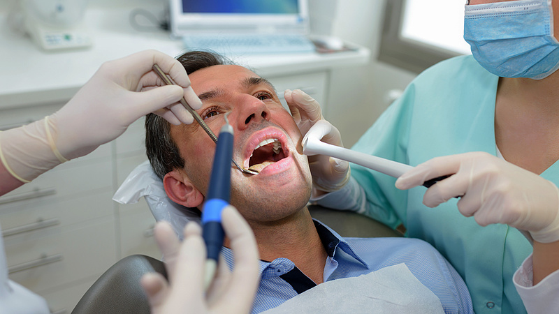 Januártól a fogorvosok is digitalizálódnak, de ki tömi be a biztonsági réseket?
