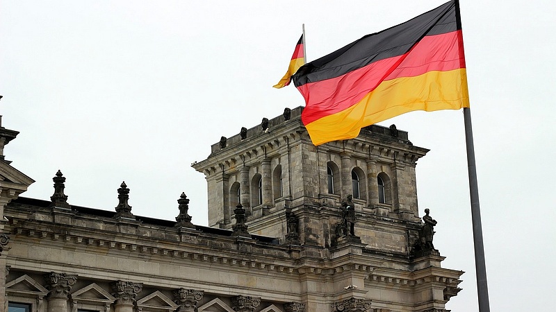 El akarták rabolni a német egészségügyi minisztert, nem sikerült
