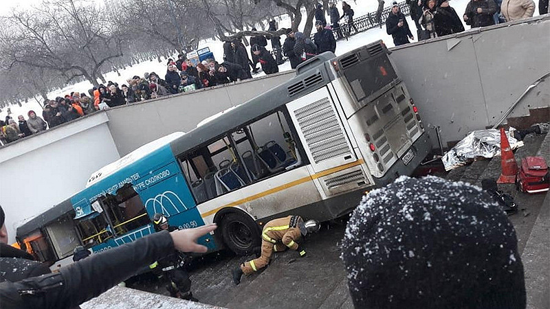 Többeket halálra gázolt egy aluljáróba hajtó busz Moszkvában