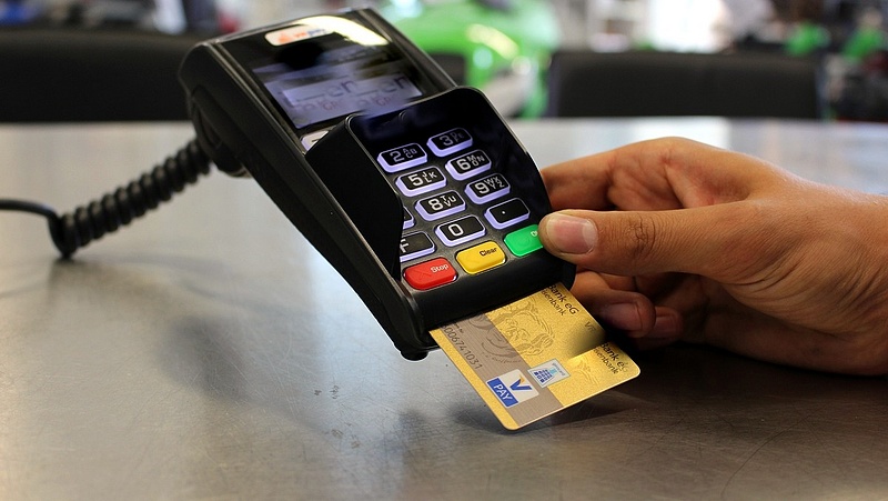 Így csalhatnak a bankkártyájával a pénztárosok