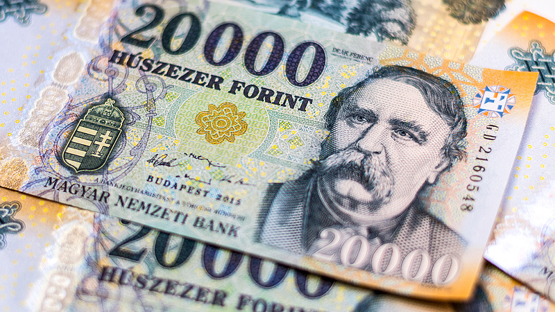 Továbbra is szinte ingyen hitelezik a magyar államot