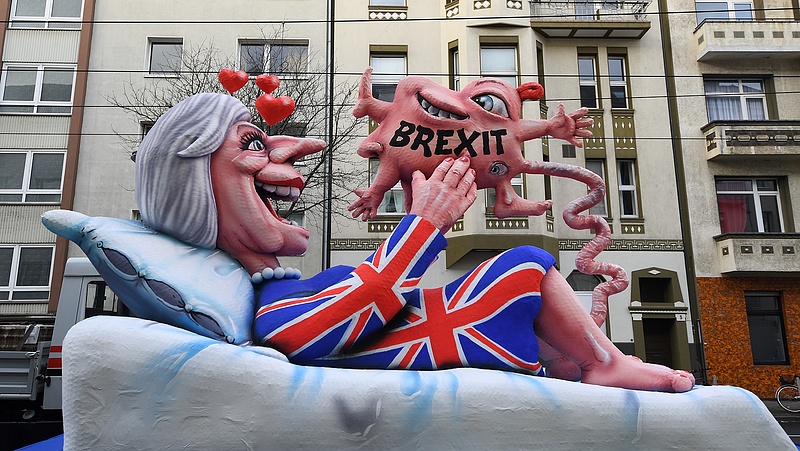 Brexit: újabb határidőt dob be Theresa May