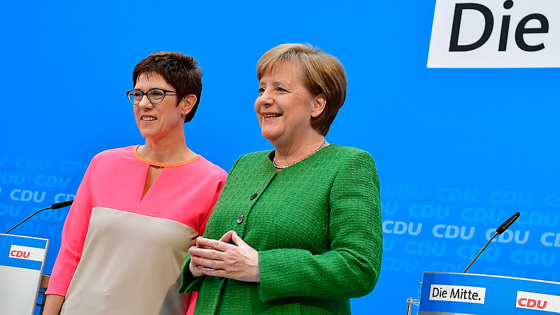 Főtitkárt vált Merkel pártja
