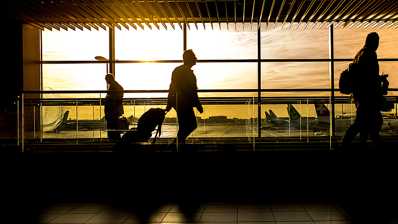 Nagy változás jöhet a reptereken - egyszerűsödik az életünk? 