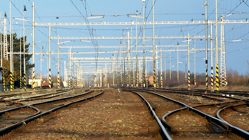 Újabb lépéssel közelebb került a méregdrága vasútvonal megépítése