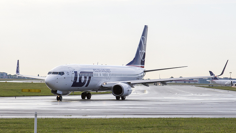 Hétfőig felfüggesztették a lengyel légitársaság sztrájkját
