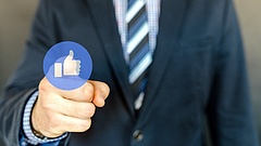 Óriásit bukott a Facebook az adatmanipulációs botrány miatt