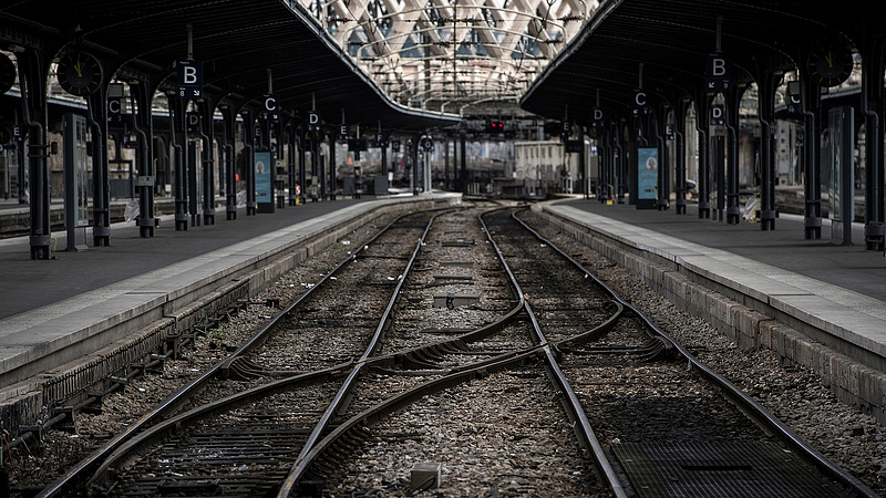 Baleset miatt késnek a vonatok a Budapest-Pécs vonalon
