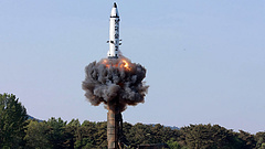 Kim Dzsongun nem mond le az atomfegyverekről