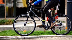 Kilométerenként 200 millióért építhet kerékpárutat a Strabag
