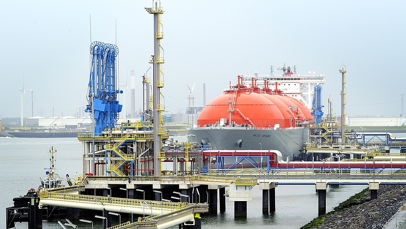 Hatalmas mennyiségű LNG halmozódott fel Európa partjainál