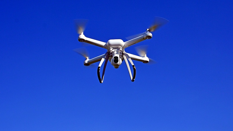 Drónnal is támadhatnak a terroristák - figyelmeztet az Európai Bizottság