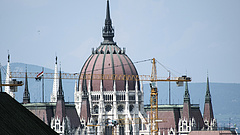 Dönt a magyar parlament: korlátozhatják a külföldi befektetéseket