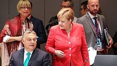 Orbán Viktor legfőbb célpontja Merkel (Le Monde)