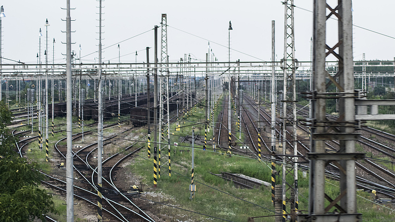 Leszakadt a felsővezeték - nem jár vonat Százhalombatta és Pusztaszabolcs között