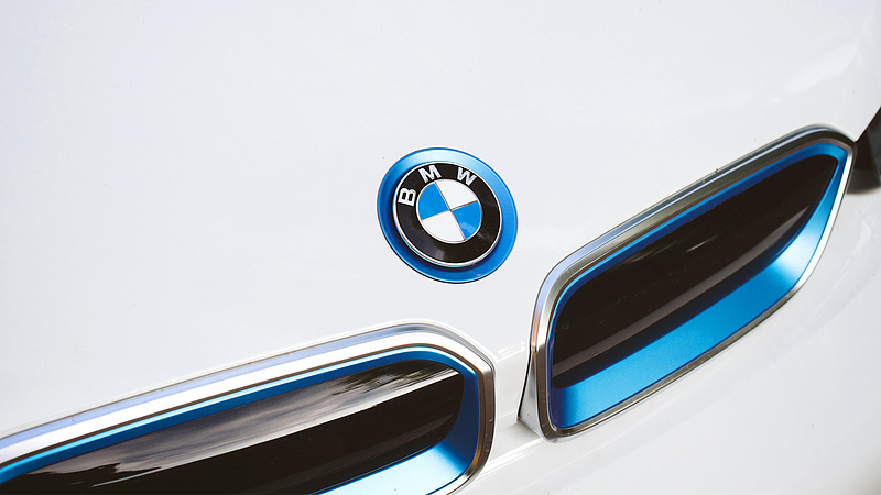 A BMW visszahív több mint 200 ezer autót Európában
