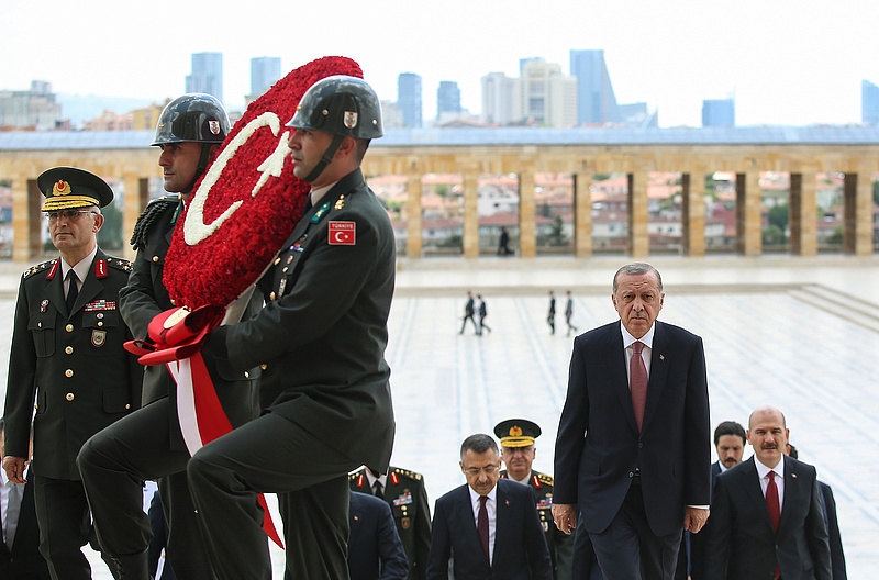 Erdogan több száz polgármestert mentett fel tisztségéből