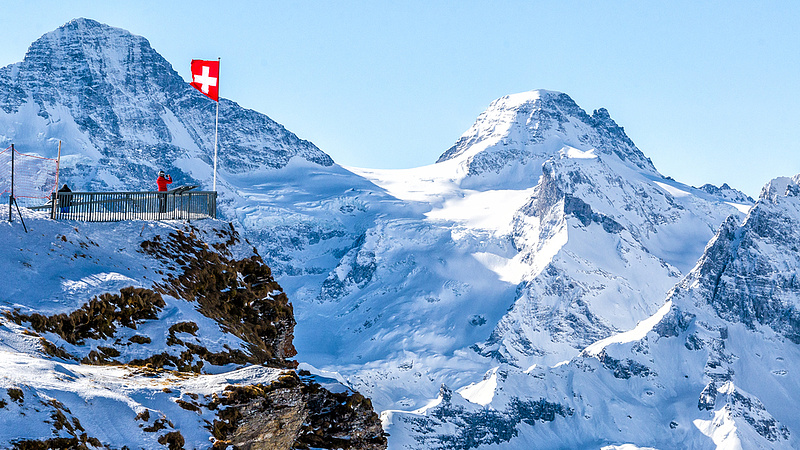 Meghökkentő, milyen könnyen bukható a svájci állampolgárság