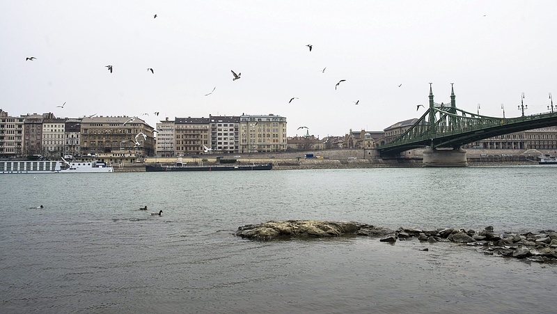 Duna: fogjuk-e még látni az Ínség-sziklát Budapestnél?