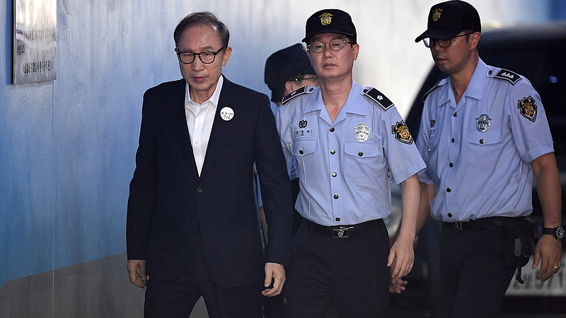 Korrupció: 15 év börtönre ítélték a volt dél-koreai elnököt