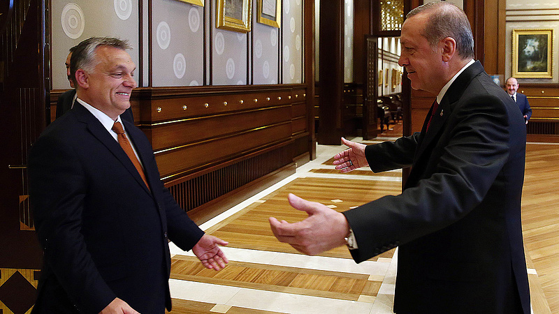 Erdogan nem áll le: folytatódik a tisztogatás Törökországban