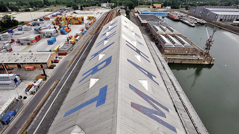 Átadták a Budapesti Szabadkikötő új logisztikai csarnokait