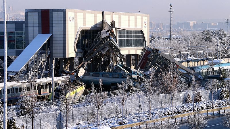 Súlyos vonatbaleset Törökországban, többen meghaltak