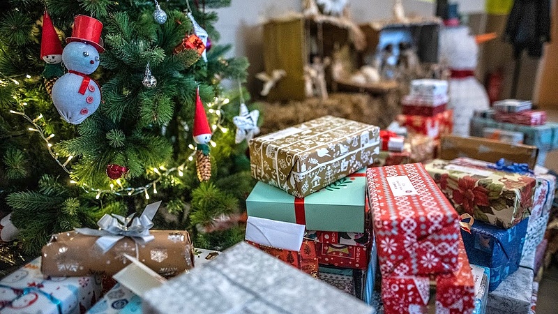 Késhetnek a karácsonyi ajándékok a papírhiány miatt