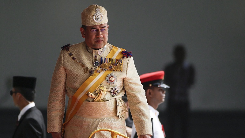 Váratlanul lemondott Malajzia uralkodója 