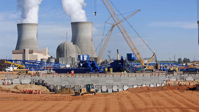 A számháború már zajlik, de a tiszta energiás célokhoz újra meg kellene tanulni atomerőművet építeni