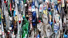 Az érintettek már bespájzoltak - évi 15 ezer tonnányi műanyagot kell kiváltani Magyarországon