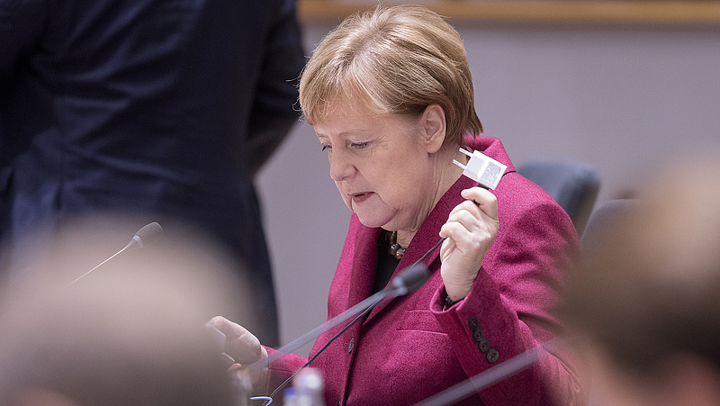 Merkel kitart a csúcsjelölti rendszer mellett