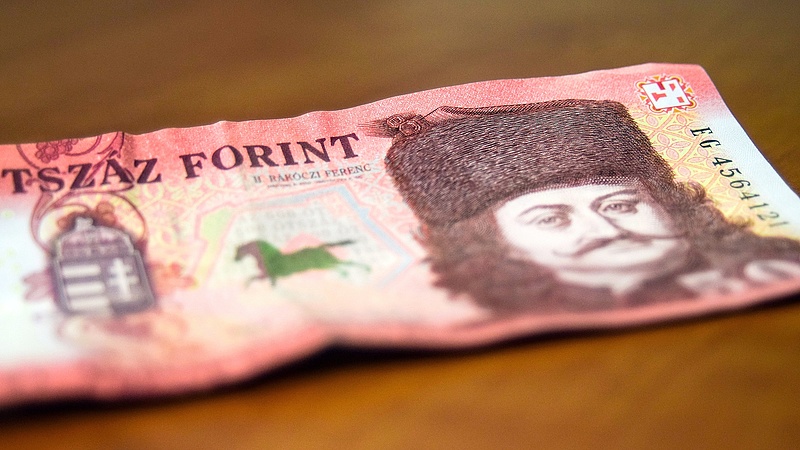 Ezzel a bankjeggyel már csak október végéig fizethet - figyelmeztet az MNB