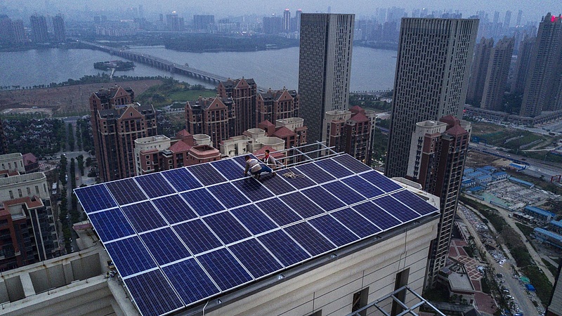 Nagyszabású napelemes kísérletbe fog Kína