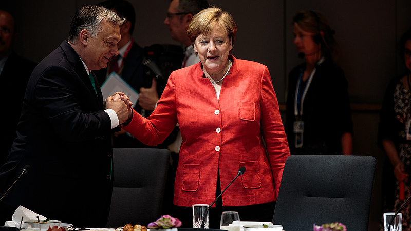 Miért megy Orbán Merkelhez?