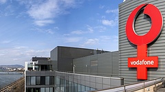 Furcsa jel jelent meg a Vodafone budapesti székházán